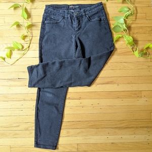 ☀️ 3/$20 Black denim stretchy jeans size 6 8